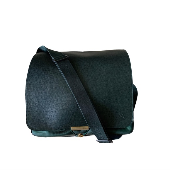 Louis Vuitton Handbags - Louis Vuitton Messenger Taiga Viktor Epicea
